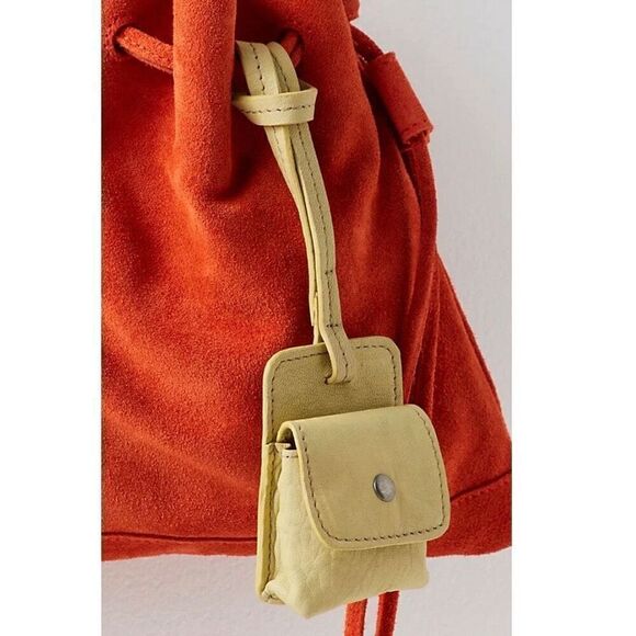 New Free People Street Sounds Pod Clip  leather - Picture 1 of 11